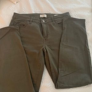 Jessica Simpson relaxed, skinny crop